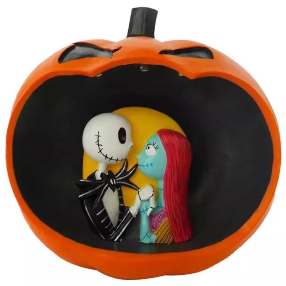 Nightmare Before Christmas: Jack and Sally Light up Pumpkin Scene